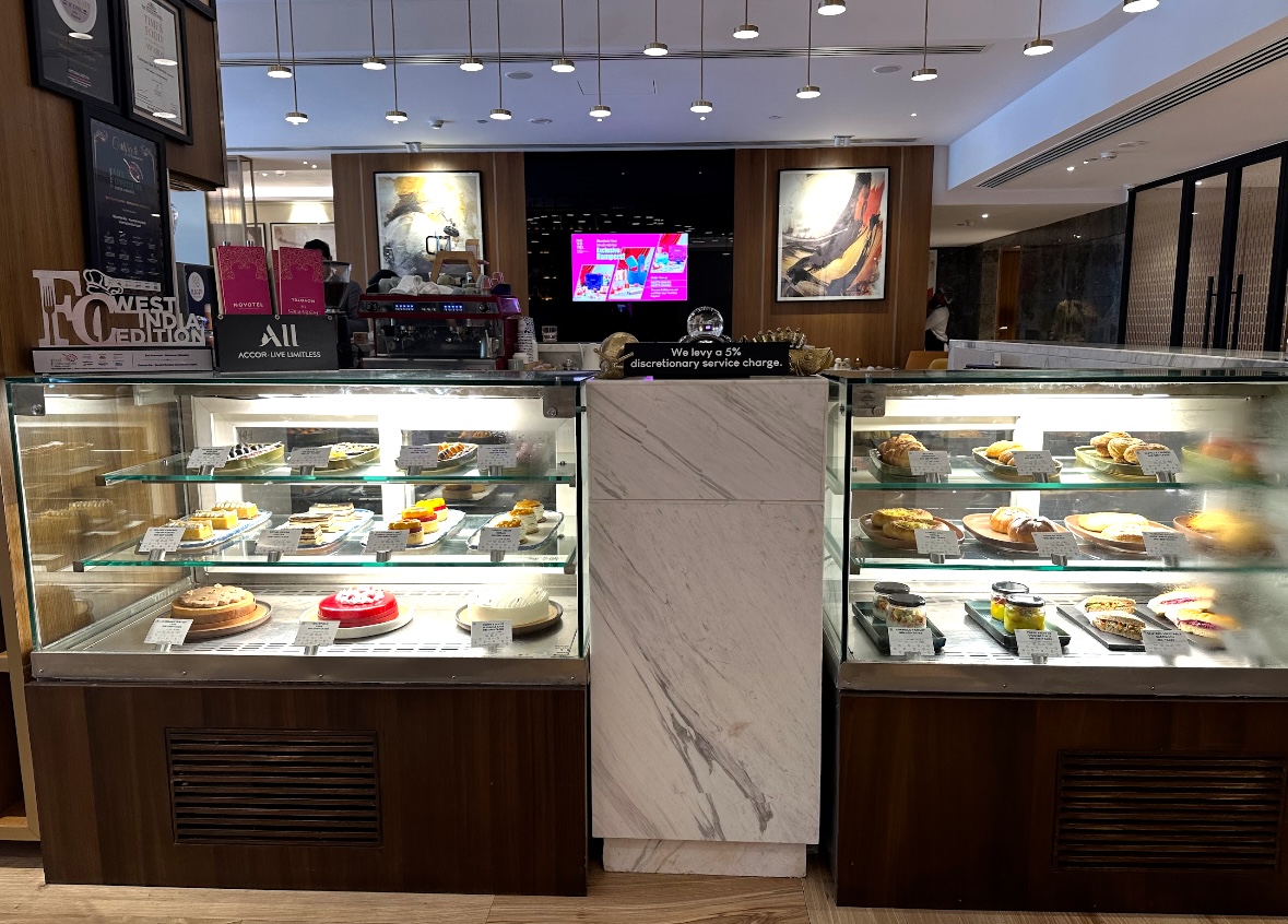 Bakery and Cafe near the Lobby at Novotel Mumbei